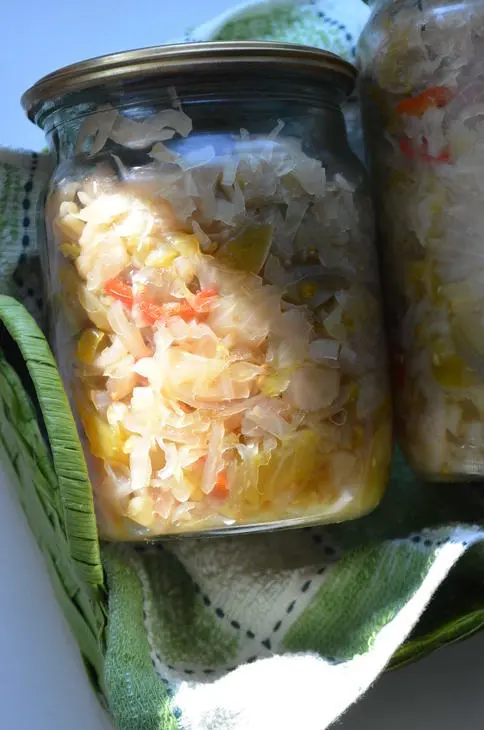 Салат из зеленых помидор с капустой: шаг 8