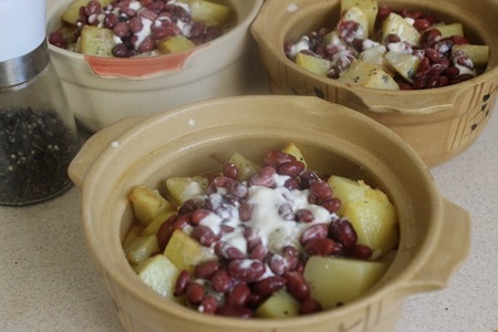 Картофель с маслятами в горшочках по-егерски: шаг 12