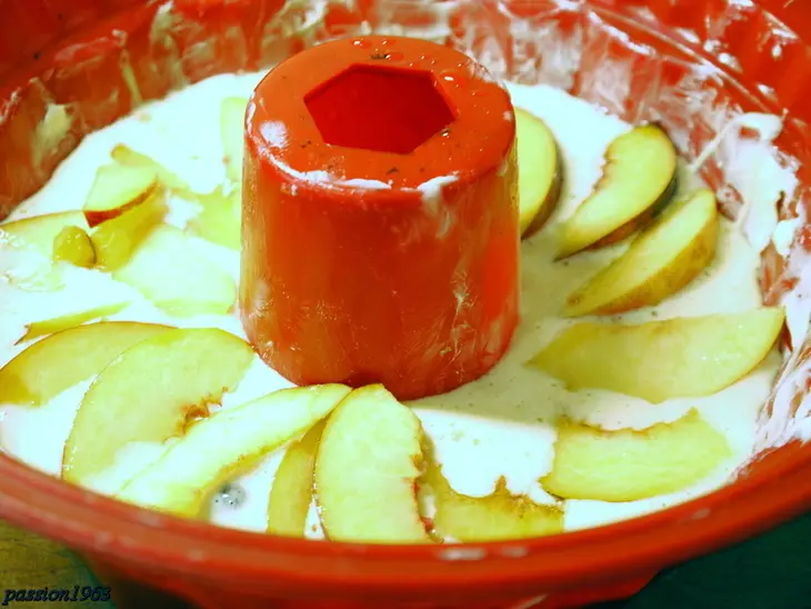 Пирог-перевертыш с нектаринами и орехами: шаг 5