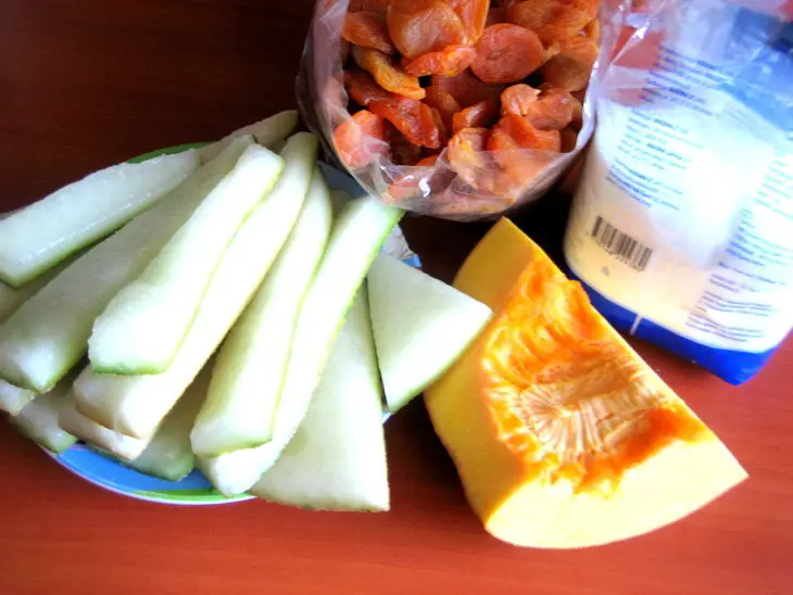 Варенье из дыни,тыквы и кураги: шаг 1