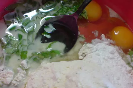 Закусочный кекс с фетой и помидорками: шаг 1