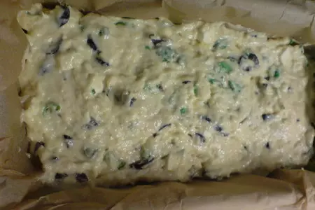 Закусочный кекс с фетой и помидорками: шаг 5