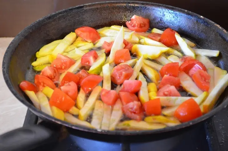 Спринг -роллы  с рисом и морепродуктами: шаг 3