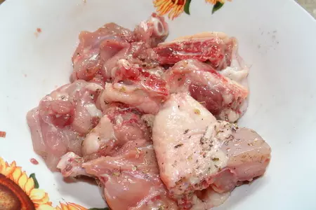 Горшочки с ароматной куриной гречкой: шаг 2