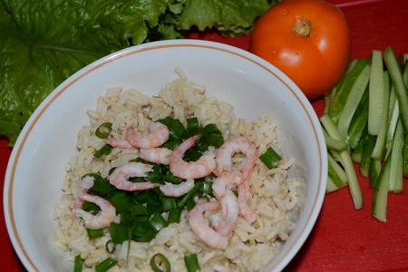 Тайский салат с рисом, креветками и огурцом: шаг 4