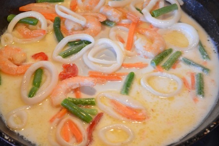 Коричневый рис с морепродуктами в тайском стиле. : шаг 5