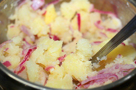 Ужин для манюши (брускетта с хамоном, картофель от вани урганта и овощной салат): шаг 1