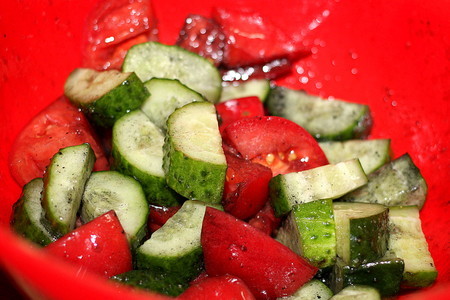 Ужин для манюши (брускетта с хамоном, картофель от вани урганта и овощной салат): шаг 3