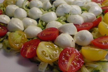 Салат из цуккини,помидорок и сыра: шаг 6