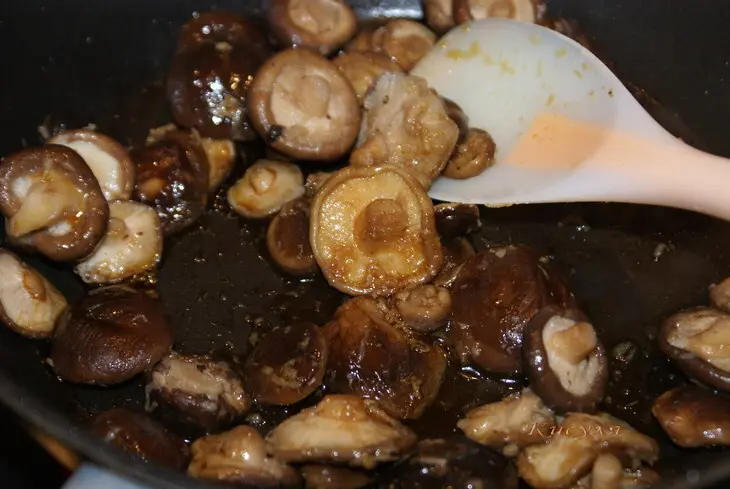 Суп по мотивам том ка гай (tom kha gai): шаг 6