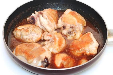 Куриные грудки в остро-сладком соусе с яблочным соком и имбирем : шаг 5