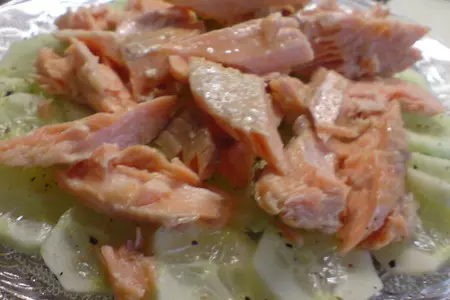 Салат с морской форелью и овощами: шаг 3