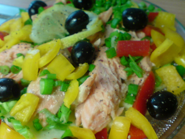 Салат с морской форелью и овощами: шаг 4
