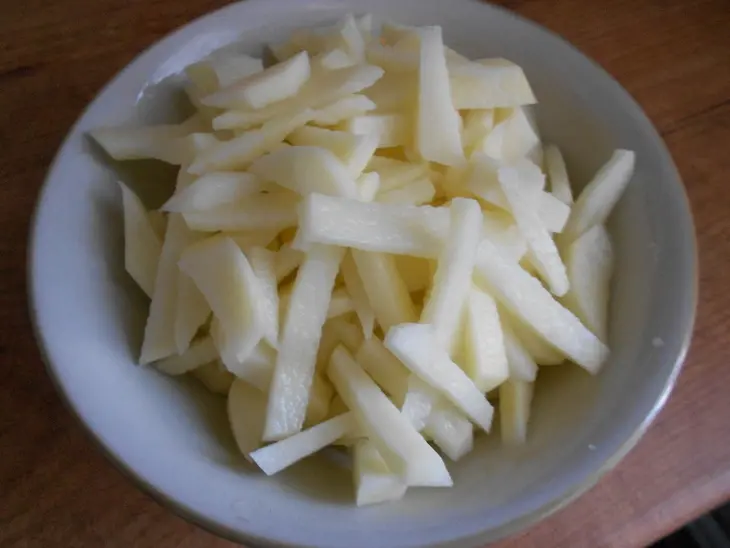 Рыбный суп с клецками: шаг 1