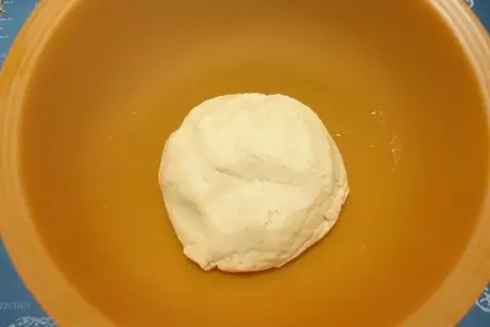 Пирог с черносливом и фундуком: шаг 3