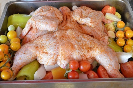 Цыпленок ( курица) на овощной подушке.: шаг 4