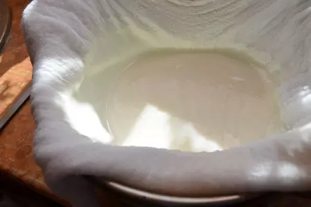 Шрикханд - индийский десерт из кефира с шафраном: шаг 3