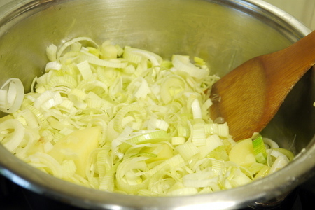 Вишуаз – французский суп из порея с картофелем: шаг 2