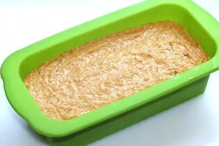 Морковный кекс с ягодной глазурью: шаг 9