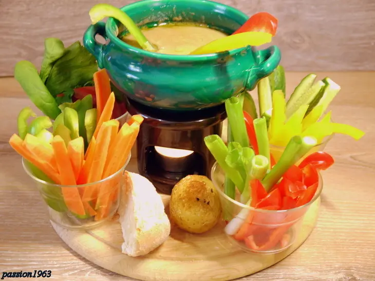 Банья кауда (bagna cauda) – пьемонтский чесночнo-анчоусный соус: шаг 8