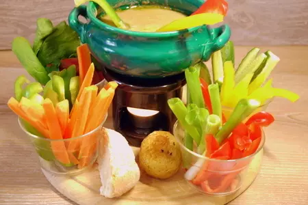 Банья кауда (bagna cauda) – пьемонтский чесночнo-анчоусный соус: шаг 8