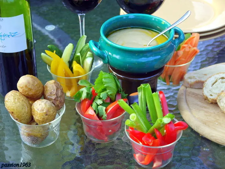 Банья кауда (bagna cauda) – пьемонтский чесночнo-анчоусный соус: шаг 9