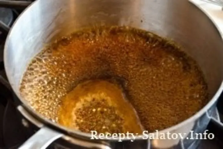 Лосось под винным соусом: шаг 1