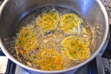 Луковые оладьи (bhaji): шаг 5