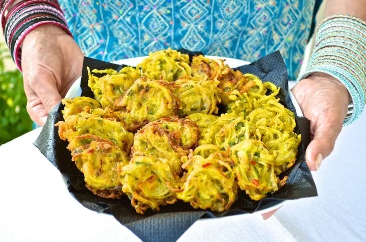 Луковые оладьи (bhaji): шаг 7