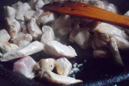 Курица с морковью в сметане: шаг 1