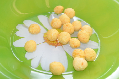 Bua loi (плавающий лотос) - рисовые шарики в кокосовом молоке с яйцом-пашот: фото шаг 3