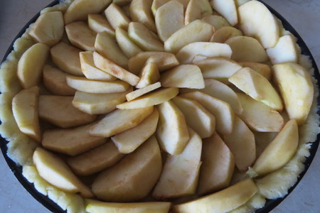 Тарт "дары осени" с яблоками и ягодами: шаг 3