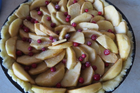 Тарт "дары осени" с яблоками и ягодами: шаг 4