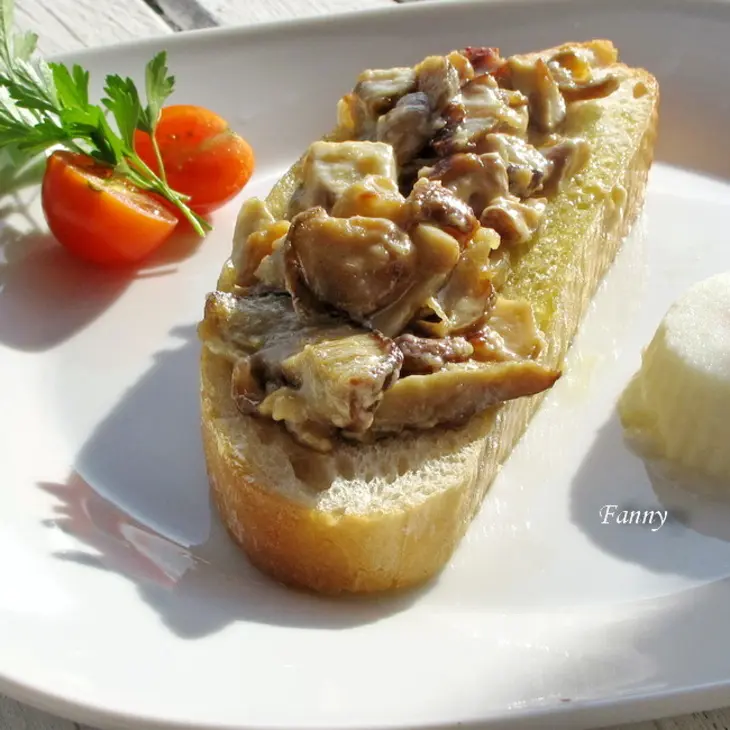 Брускетта с белыми грибами и яйцом пашот: шаг 3