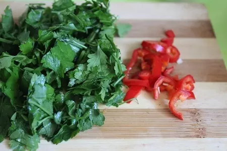 Семга с водкой и салатом из петрушки: шаг 4