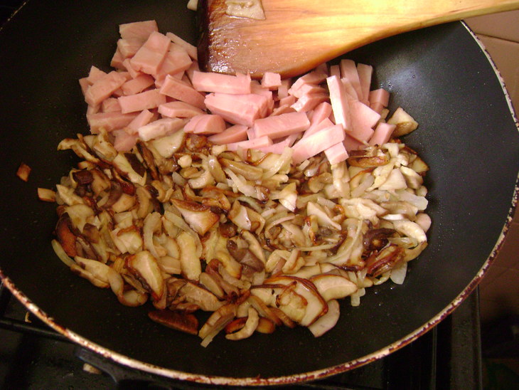 Блинчики по-пикардийски с грибами, сыром и ветчиной.: шаг 2