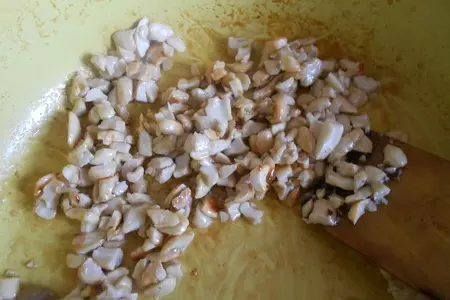 Манная каша с ягодами и орехами кешью: шаг 4