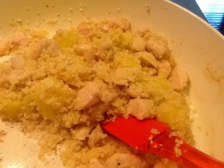 Каша из кус-куса с курицей и ананасом: шаг 7