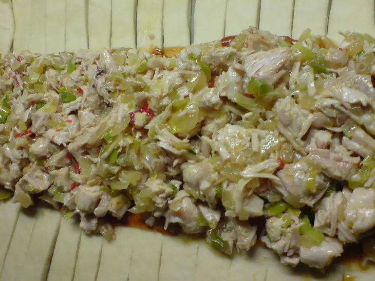 Датская закусочная плетёнка  с мясом индейки и сыром: шаг 3