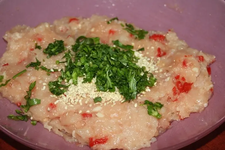 Куриные палочки с тархуном, острым перцем и кунжутом: шаг 1