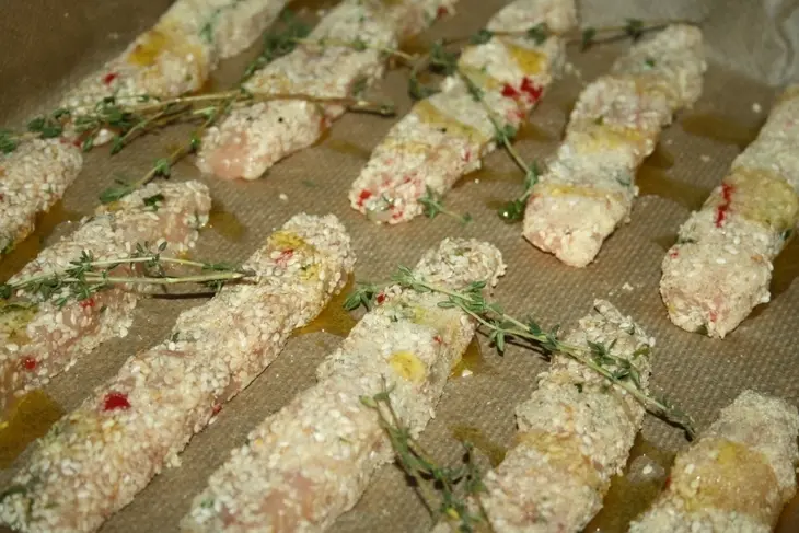 Куриные палочки с тархуном, острым перцем и кунжутом: шаг 2