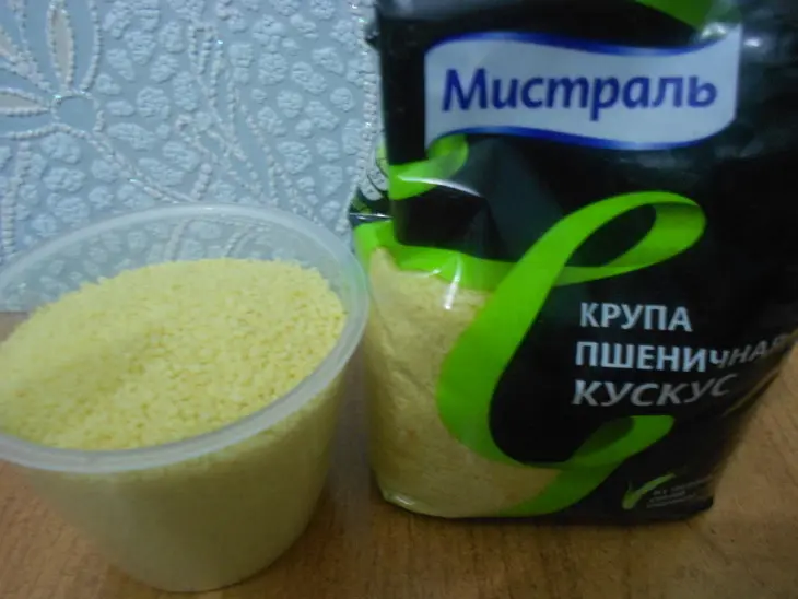 Табуле из кускуса с финиками и курица с арахисом: шаг 1