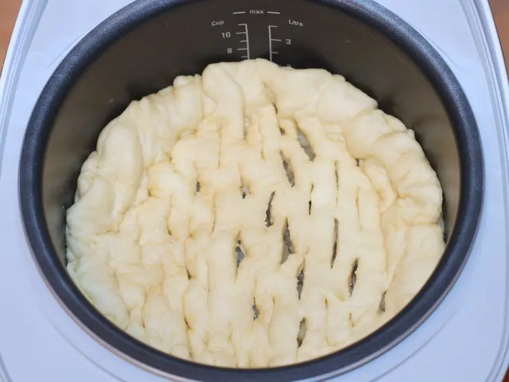 Пирог с картошкой и грибами в мультиварке: шаг 9