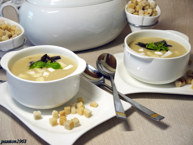 Суп-крем с грибами и камамбером: шаг 6