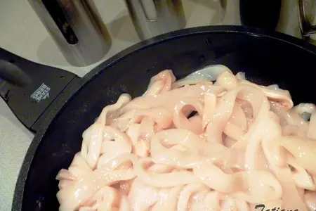 Перловочка жемчужная с вешенками и кальмарами: шаг 6
