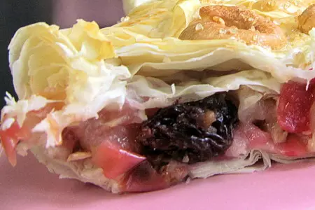 Яблочный пирог с брусникой, корицей и кешью из теста фило! для машеньки (манюша) и всех учителей!: шаг 5