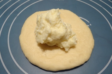 Медовые булочки с начинкой из сливочно-творожного сыра: шаг 14