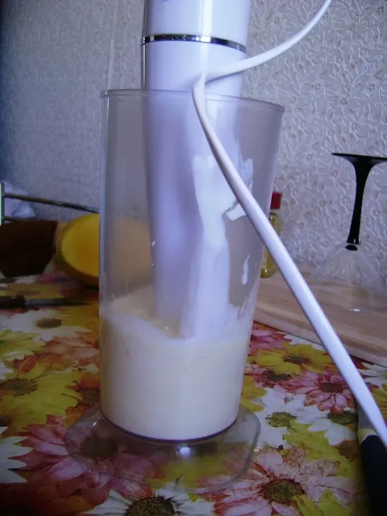Ласси с манго, овсяными хлопьями и медом.: шаг 2
