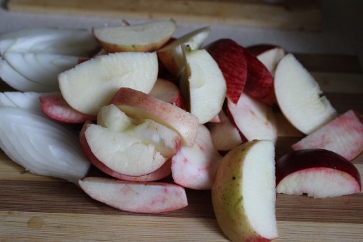 Свинина с карамелизированными яблоками: шаг 7