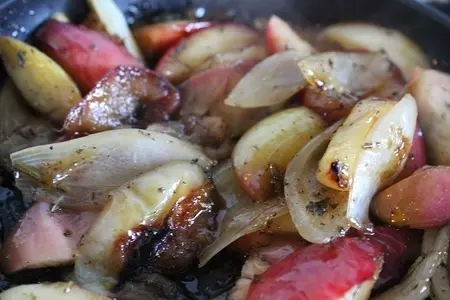 Свинина с карамелизированными яблоками: шаг 11